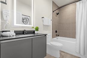 Upstay - Modern Family Townhouse w Private Pool