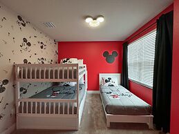 Upstay - Modern Family Townhouse w Private Pool