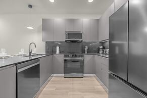 Upstay - Modern Family Townhouse w Private Pool