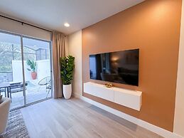 Upstay - Modern Family Townhouse w Private Pool