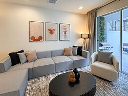 Upstay - Modern Family Townhouse w Private Pool
