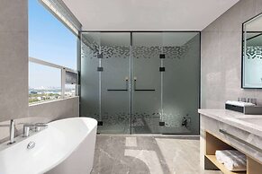 Ramada Plaza by Wyndham Ezhou Binjiang