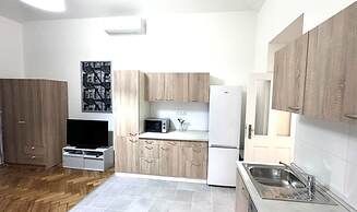 Side Street Apartments