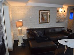 Bewitching Apartment With Garden and Terrace