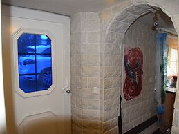 Bewitching Apartment With Garden and Terrace