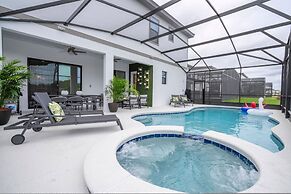 Brand NEW 12bedrooms 12bathroom At Paradiso Grande