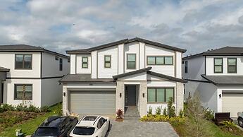 Brand NEW 12bedrooms 12bathroom At Paradiso Grande