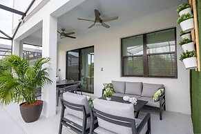 Brand NEW 12bedrooms 12bathroom At Paradiso Grande