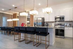 Brand NEW 12bedrooms 12bathroom At Paradiso Grande