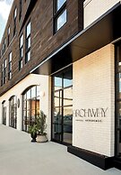 Archway Hotel & Residences