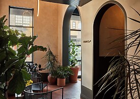 Archway Hotel & Residences