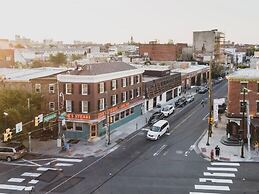 Archway Hotel & Residences