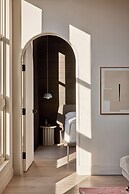 Archway Hotel & Residences