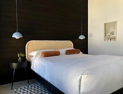 Archway Hotel & Residences