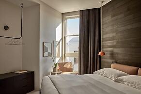 Archway Hotel & Residences