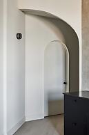 Archway Hotel & Residences