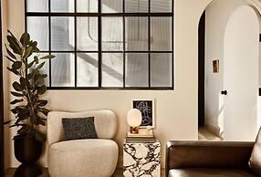 Archway Hotel & Residences