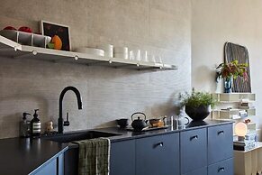 Archway Hotel & Residences