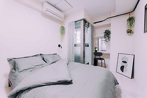 Minimalist Loft 302