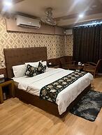 Hotel Golden Palm by Rattan's 1925