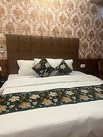 Hotel Golden Palm by Rattan's 1925