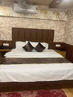 Hotel Golden Palm by Rattan's 1925