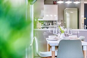 Stylish 2Bed 10 min to Centre Garden