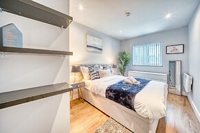 Stylish 2Bed 10 min to Centre Garden