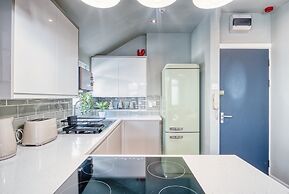 Stylish 2Bed 10 min to Centre Garden