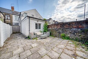 Stylish 2Bed 10 min to Centre Garden