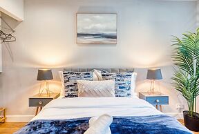 Stylish 2Bed 10 min to Centre Garden