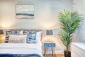 Stylish 2Bed 10 min to Centre Garden