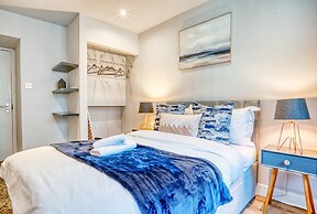 Stylish 2Bed 10 min to Centre Garden