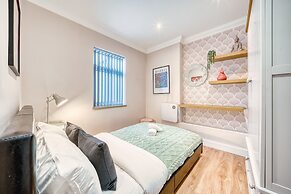 Stylish 2Bed 10 min to Centre Garden