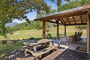 Private 15 Acres w Pond Hot Tub Game Room