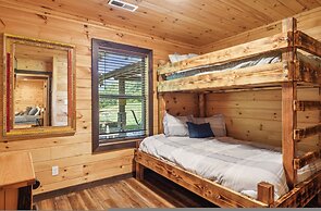 Private 15 Acres w Pond Hot Tub Game Room