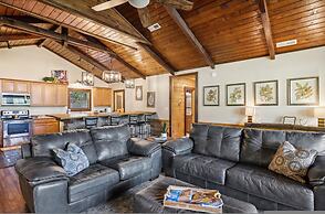 Private 15 Acres w Pond Hot Tub Game Room