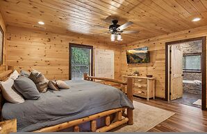 Private 15 Acres w Pond Hot Tub Game Room