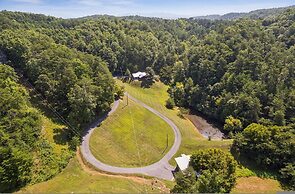 Private 15 Acres w Pond Hot Tub Game Room