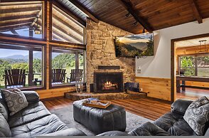 Private 15 Acres w Pond Hot Tub Game Room