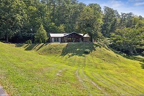 Private 15 Acres w Pond Hot Tub Game Room