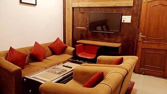 Deepak Hotel