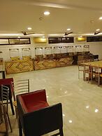 Deepak Hotel