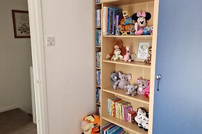 3 Bedroom - 1 Bathroom - Garden - Pet Friendly