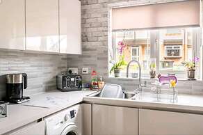 3 Bedroom - 1 Bathroom - Garden - Pet Friendly