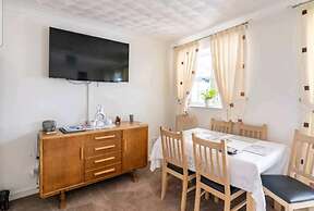 3 Bedroom - 1 Bathroom - Garden - Pet Friendly