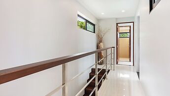 L'Esterel Villa - A Tropical Oasis