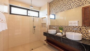 L'Esterel Villa - A Tropical Oasis