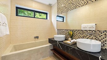 L'Esterel Villa - A Tropical Oasis