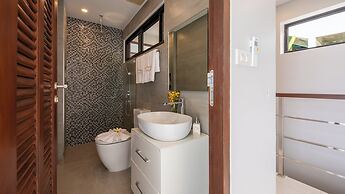 L'Esterel Villa - A Tropical Oasis